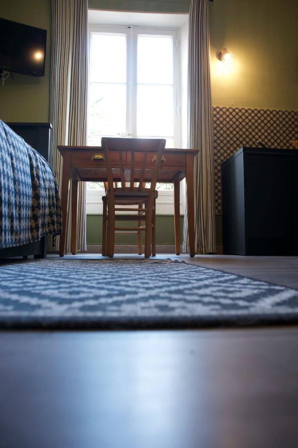 Le 110, Un Grand 2 Etoiles, Pour Faire A Pied * Aix-les-Bains